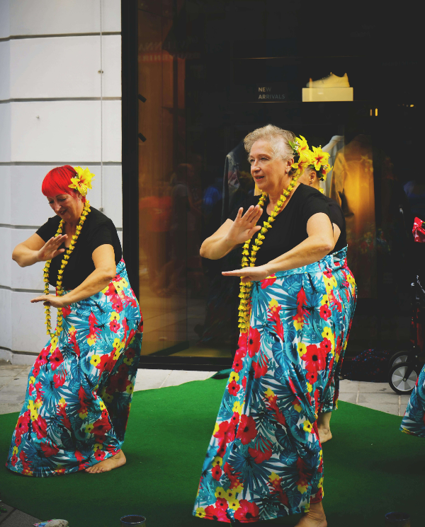 훌라-배우는-사람-사진