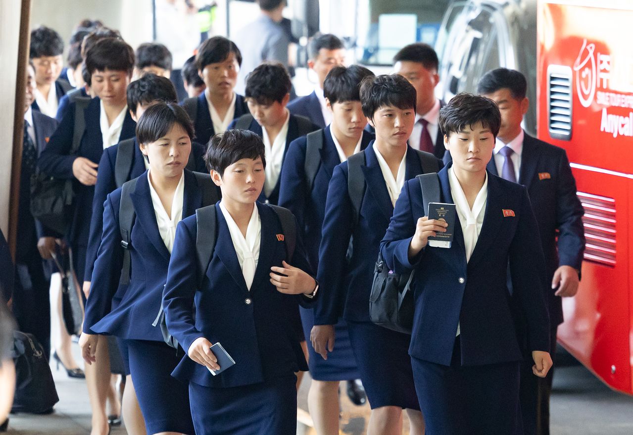 내고향여자축구단 입국: 8년 만의 전격 방남! AWCL 수원FC위민 남북 빅매치 일정, 역대 전적 및 관전 포인트 총정리