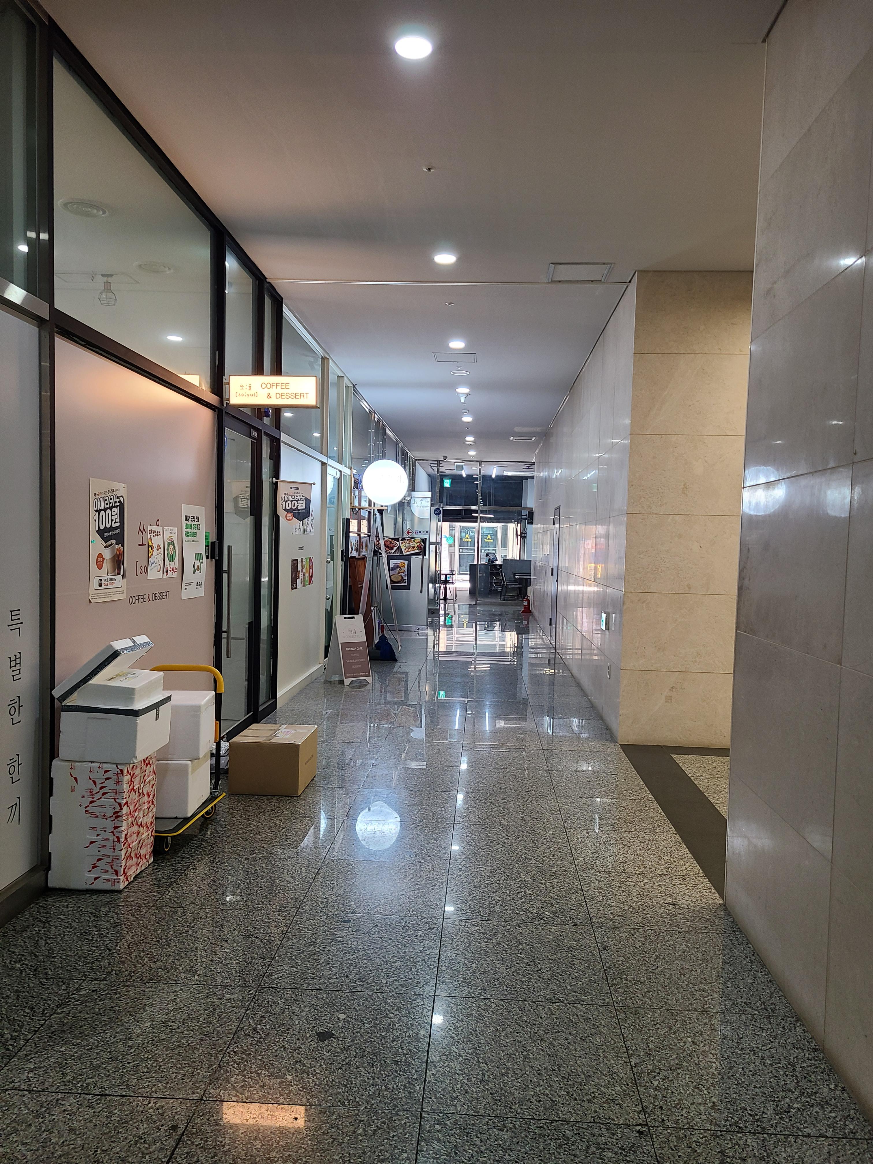 H비즈니스파크 1층 내부7