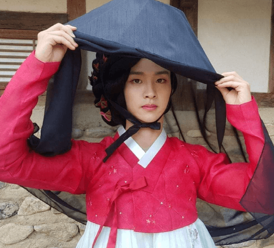 장동윤 모래에도 꽃이핀다 김백두 프로필