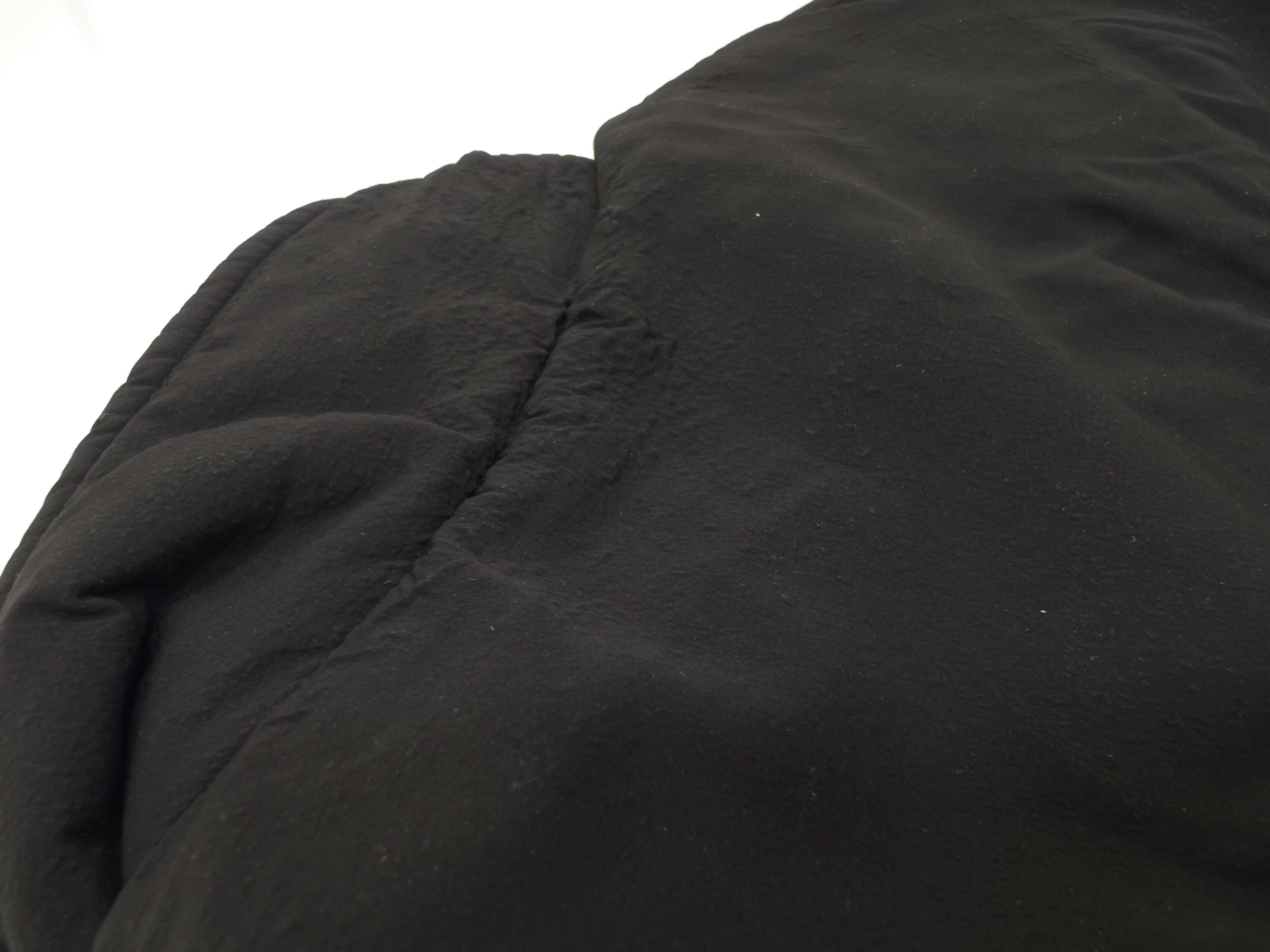 목 뒤 카라 버블현상이 있는 사진