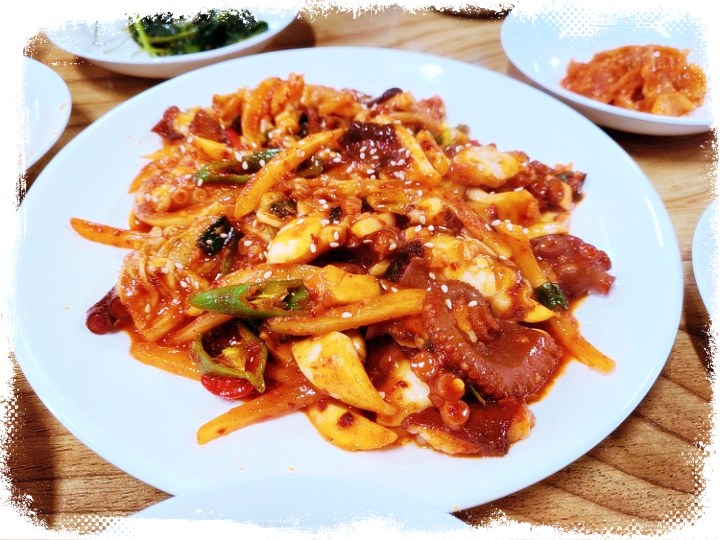 곰치국-맛집-문어볶음