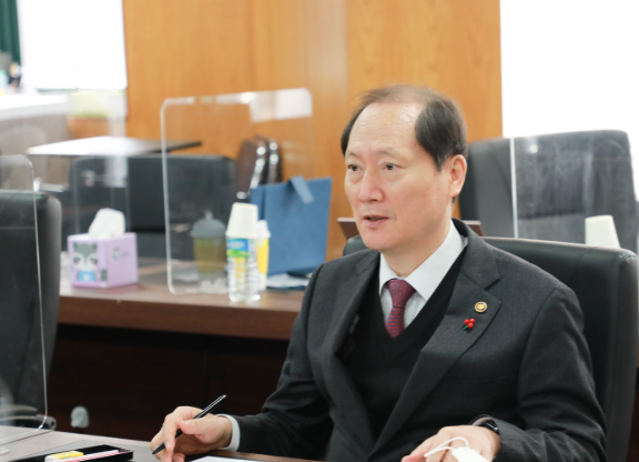 이완규 법제처장 프로필