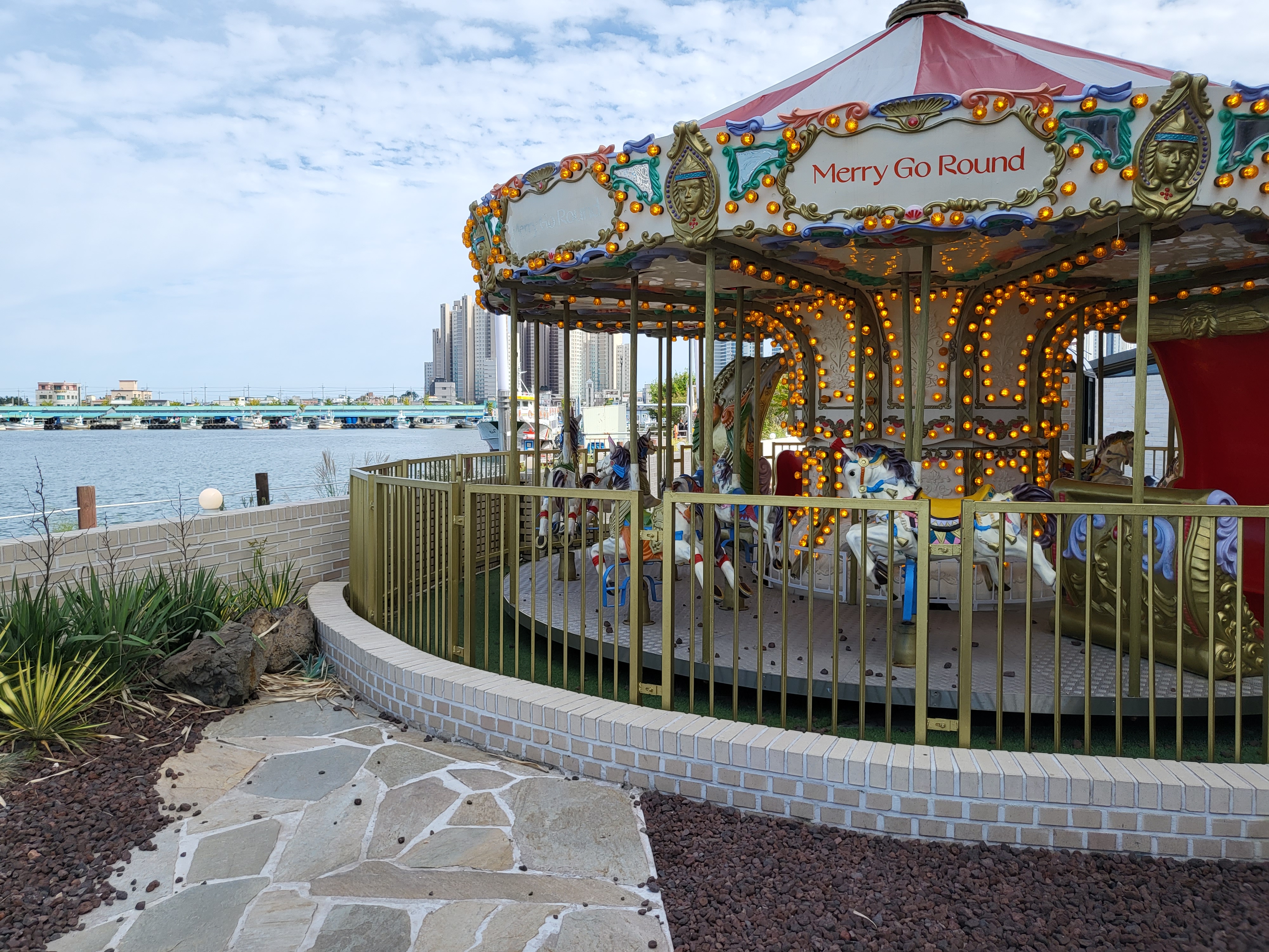 메리고라운드 - 포토스팟1