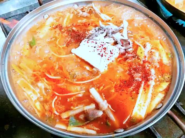 토요일은 밥이 좋아 토밥좋아 평창 봉평 묵은지 목살 찌개 전골 맛집