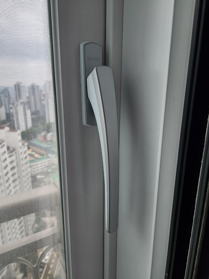 베란다 샷시 손잡이 락킹기어 셀프교체