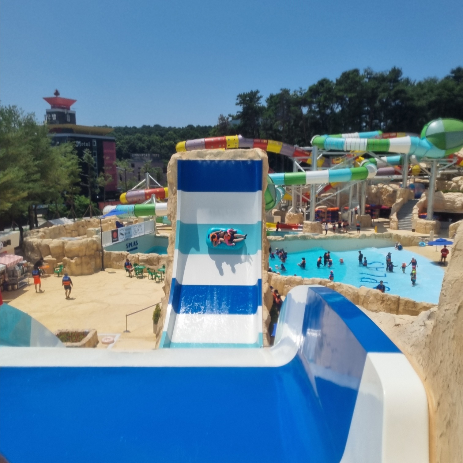 2025 덕산 스플라스 워터파크│온천수 워터파크&middot;워터슬라이드&middot;스파존 완전정복