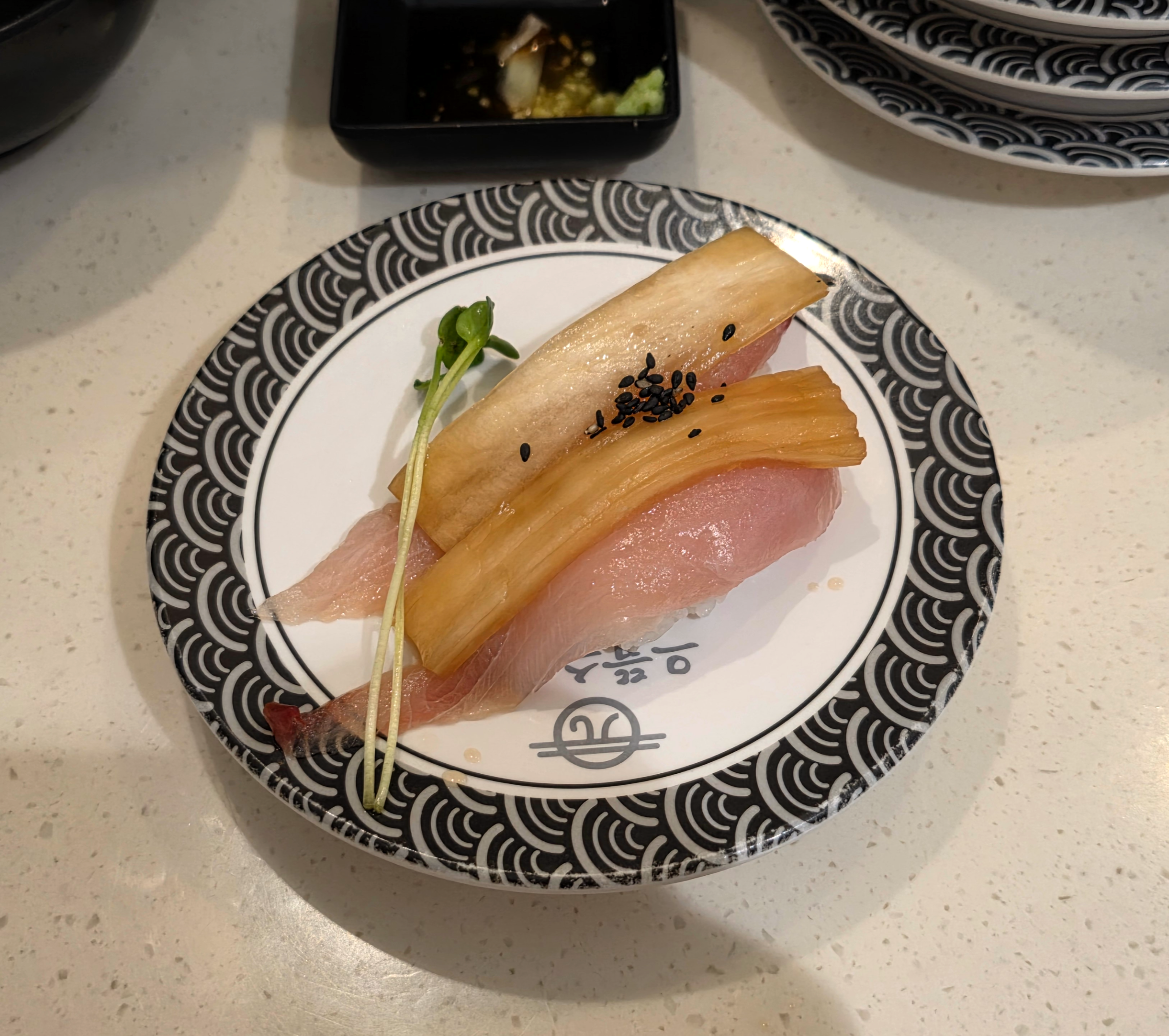 압구정회전초밥음뜸스시