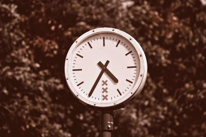 시간이 가고 있는 시계