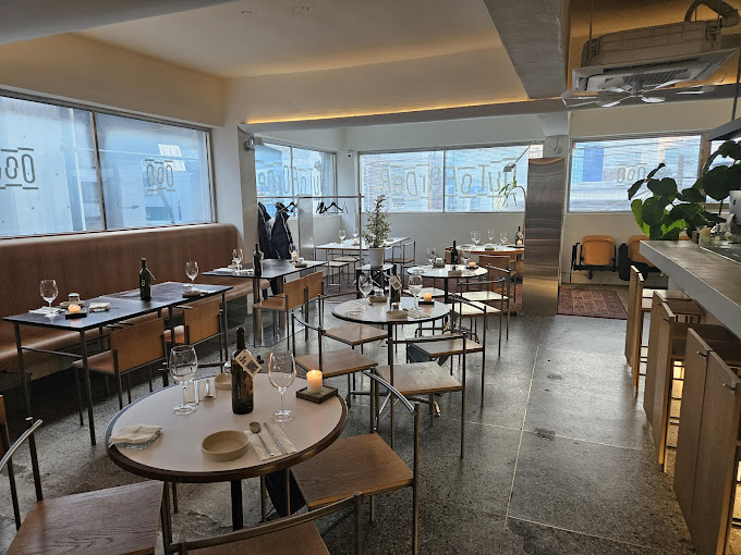 성수동 퓨전 한식 '아웃오브오더'