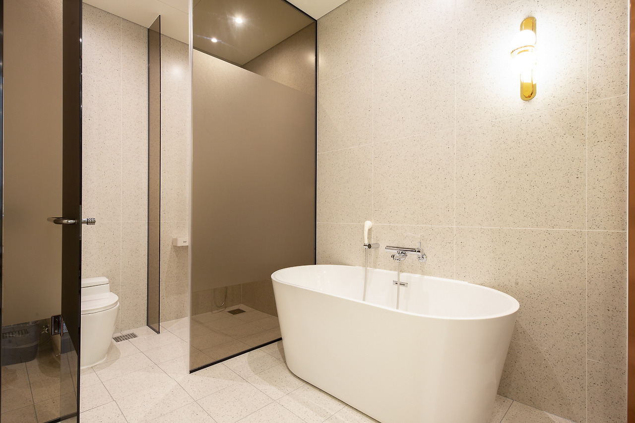 덕산 온천과 노천욕조의 완벽한 조합! 예산 덕산 테라스 무인텔 솔직 후기 &amp; 예약 가이드