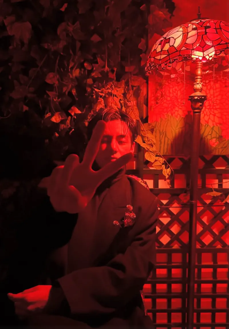 BTS 뷔, 뷔 공항패션, 뷔 패션위크 참석, 뷔 셀린느 패션쇼, 뷔 셀린느 앰버서더, 뷔 셀린느 2026, 셀린느 2026 컬렉션, 셀린느 패션 트렌드, 파리 패션위크, 인천공항 뷔 출국, 뷔 런웨이 룩, 뷔 셀린느 2026 컬렉션, 셀린느 글로벌 앰버서더, 생클루 국립공원 패션쇼, 뷔 패션 아이콘, BTS 뷔 셀린느, 뷔 셔츠 스타일, 셀린느 캐시미어 카디건, 뷔 히로노 인형, 뷔 셀린느 화보, 셀린느 남성룩, 뷔 셀린느 무드, 뷔션위크, Vashion Week, TaehyungXCeline