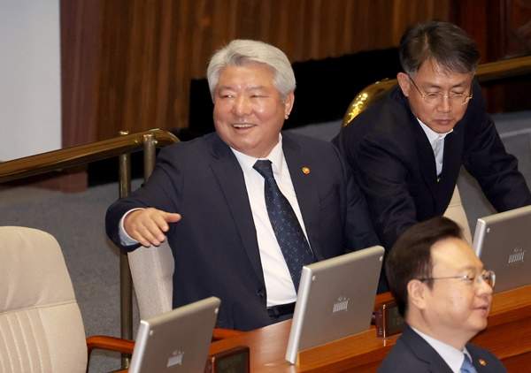 김홍일 프로필