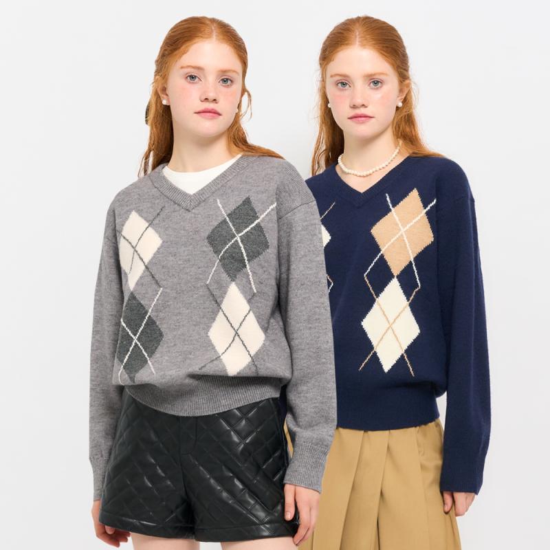 제너럴아이디어 심플 아가일 브이넥 풀오버 2COL WBC4L05531