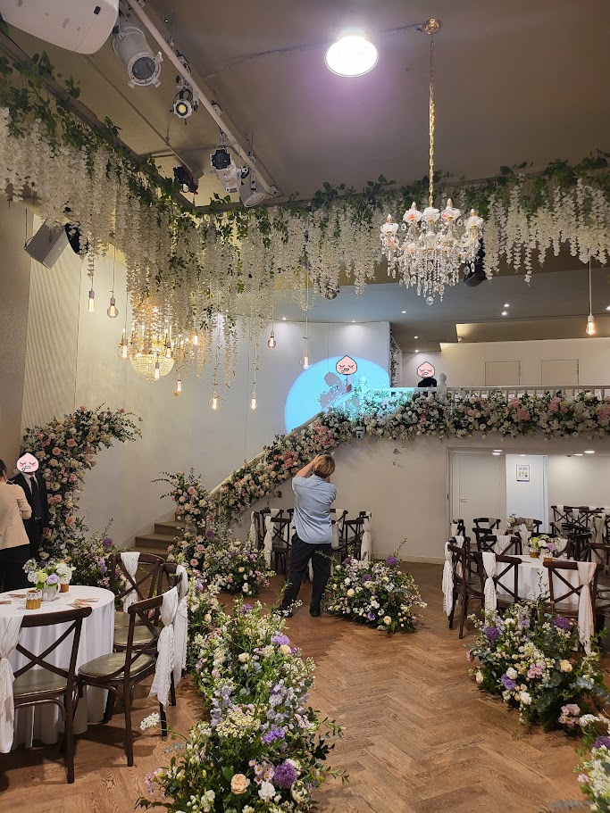 강남웨딩홀-메리스에이프럴-리허설-생화장식