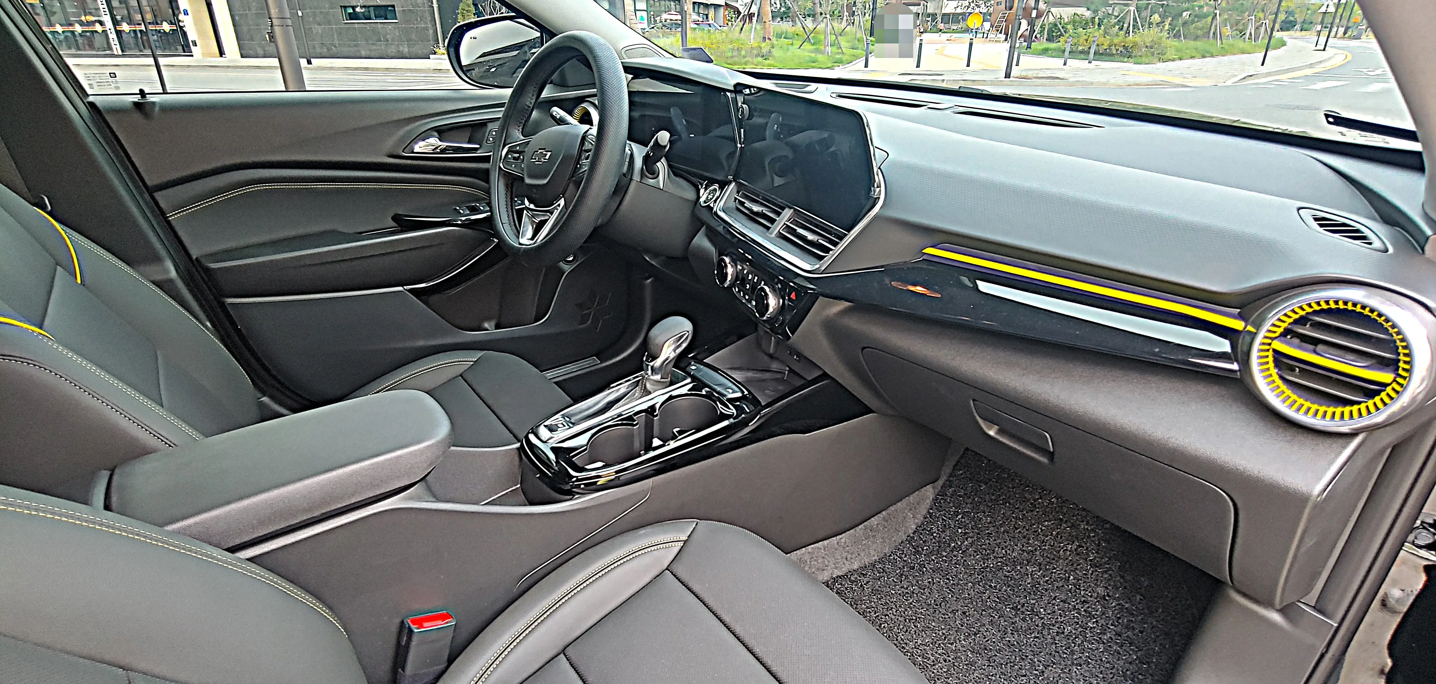 쉐보레 트랙스 크로스오버 내부 및 인테리어