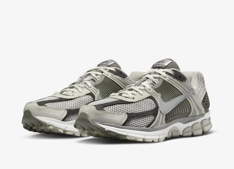 나이키 보메로5 본 베이지