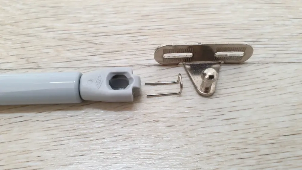 쇼바 고정 부품 뺀 모습