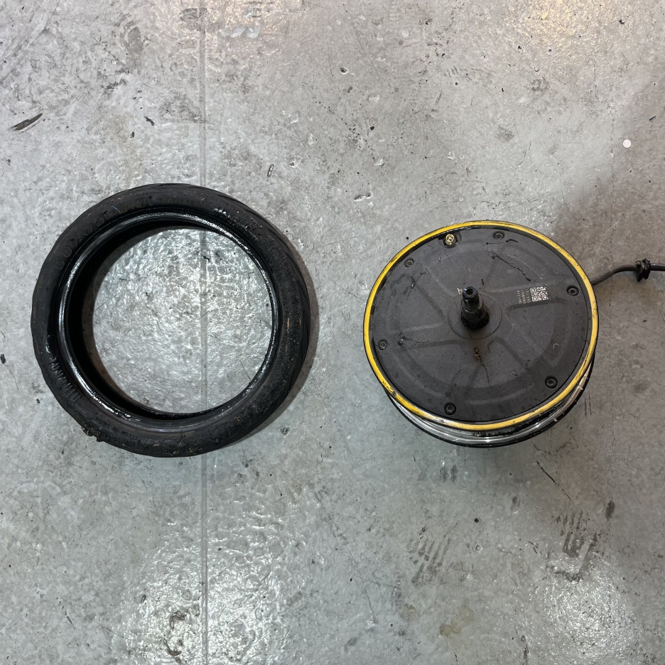 전동킥보드 수리: 나인봇 맥스 G2 AS-타이어 펑크 교체, 세그웨이 SEGWAY NINEBOT MAX, 수원 화성 동탄 광교 용인 안양 안산 오산 분당 군포