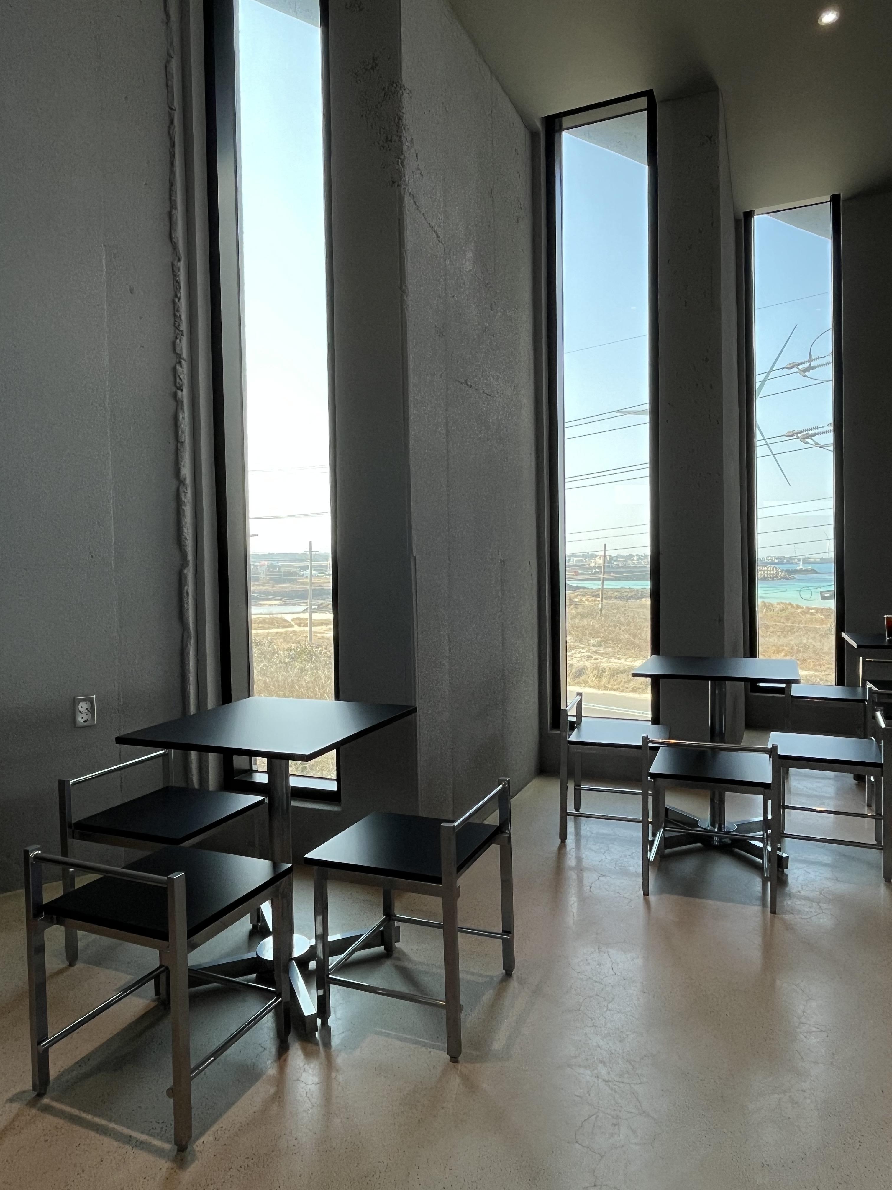 제주 조천 오션뷰 코난비치 레이오버 카페