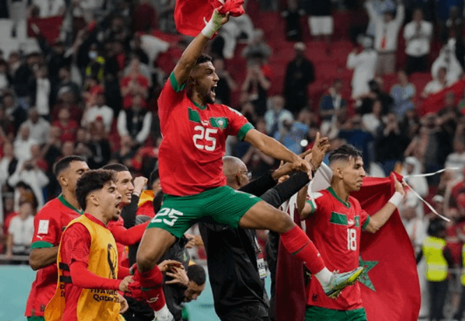 카타르-월드컵-모로코-4강-진출-기뻐하는-사진