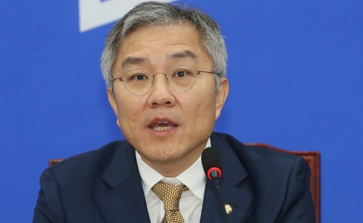 최강욱 국회의원 프로필