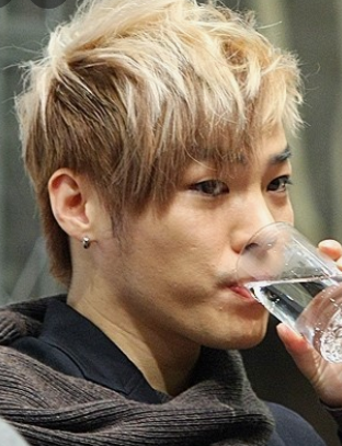 충격 !! 가수 휘성 향년 43년세로 자택서 숨진채발견