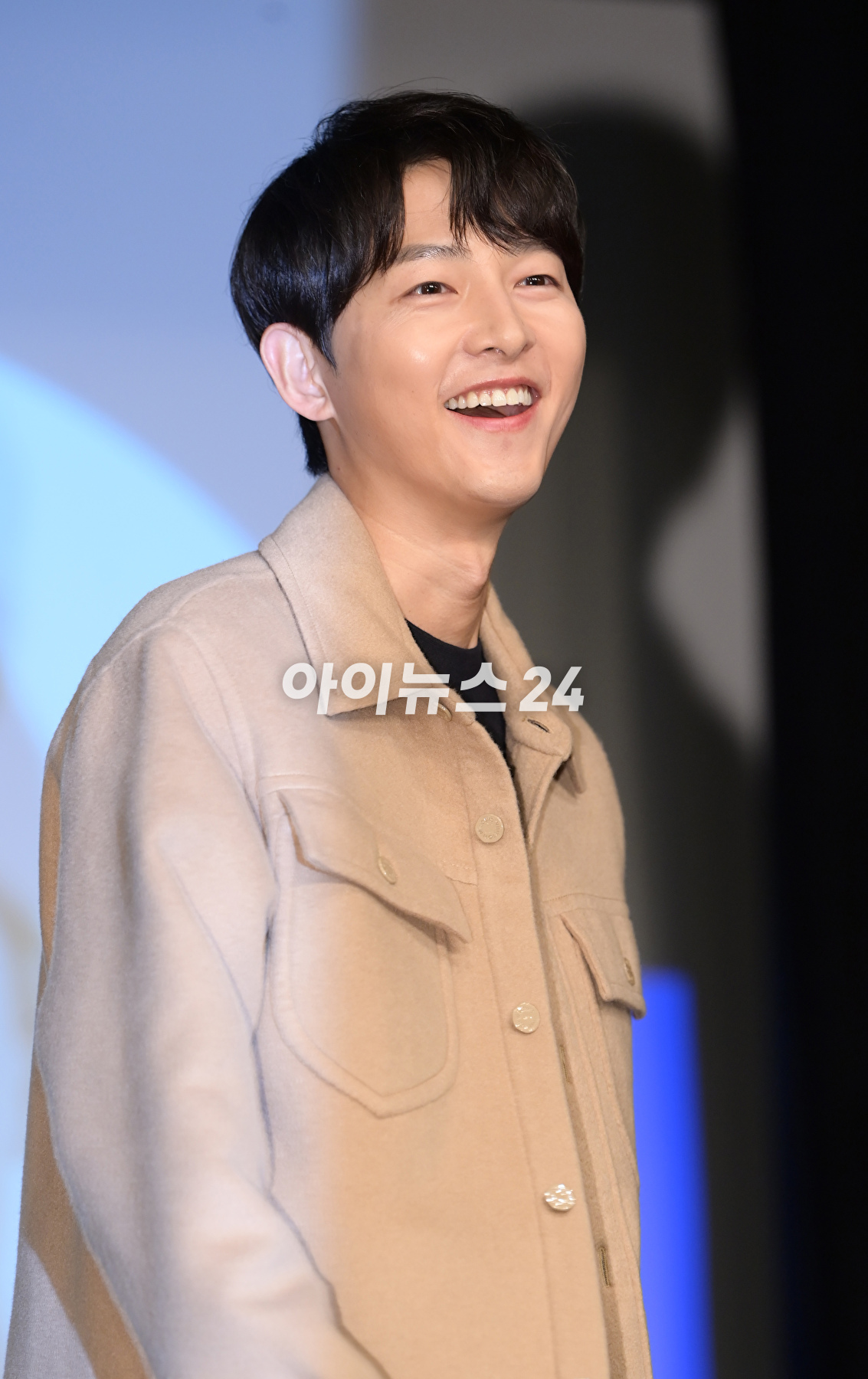 배우 송중기가 6일 오후 부산광역시 해운대구 영화의전당에서 진행된 제28회 부산국제영화제 액터스하우스에 참석하고 있다. [사진=정소희 기자]