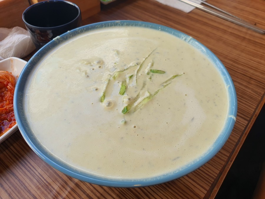 꾸왁칼국수