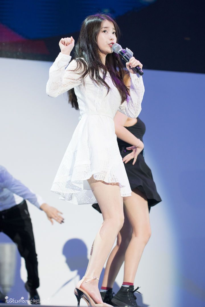아이유 사진 모음 / 무대 코디 패션 / 일상 사복 패션