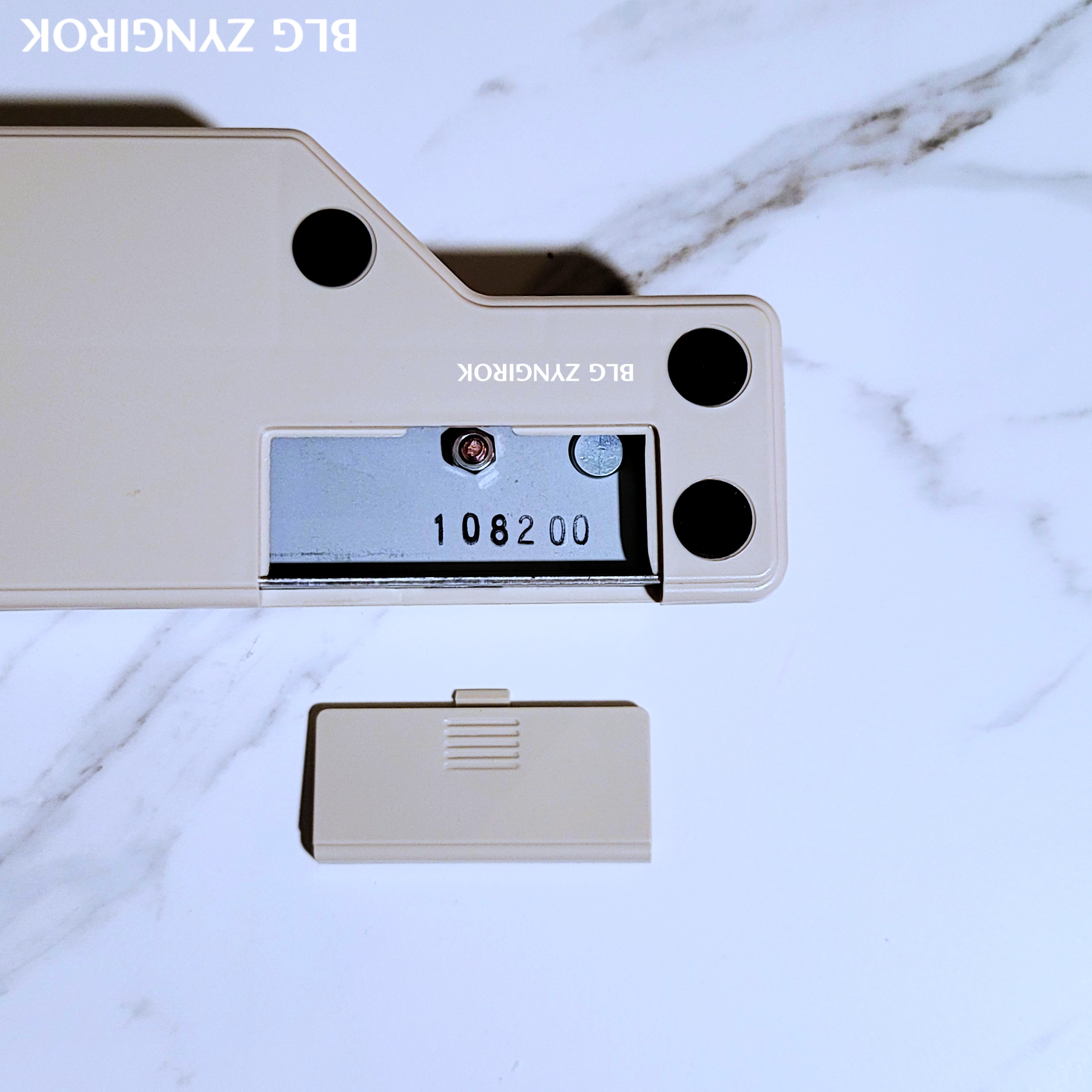 CARL-GLISSER-하단-뚜껑이-열려있는-모습이다.