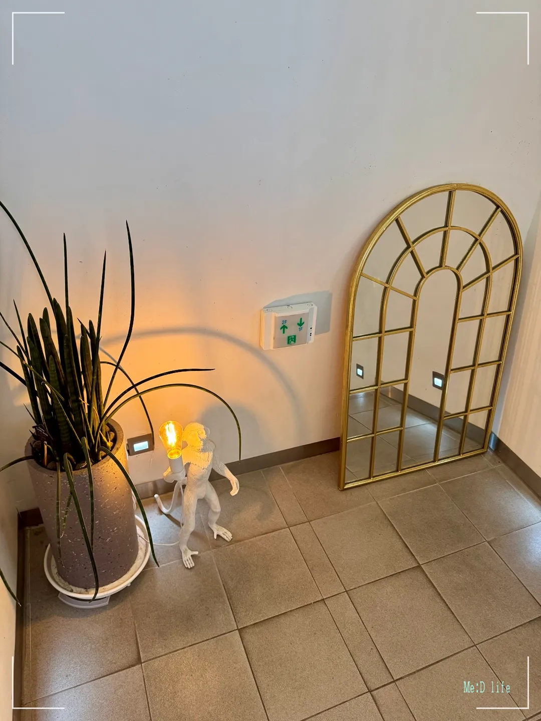 바래미바네사-삼랑진-대형카페-자연풍경-대형풀-베이커리-밀양-1층-계단