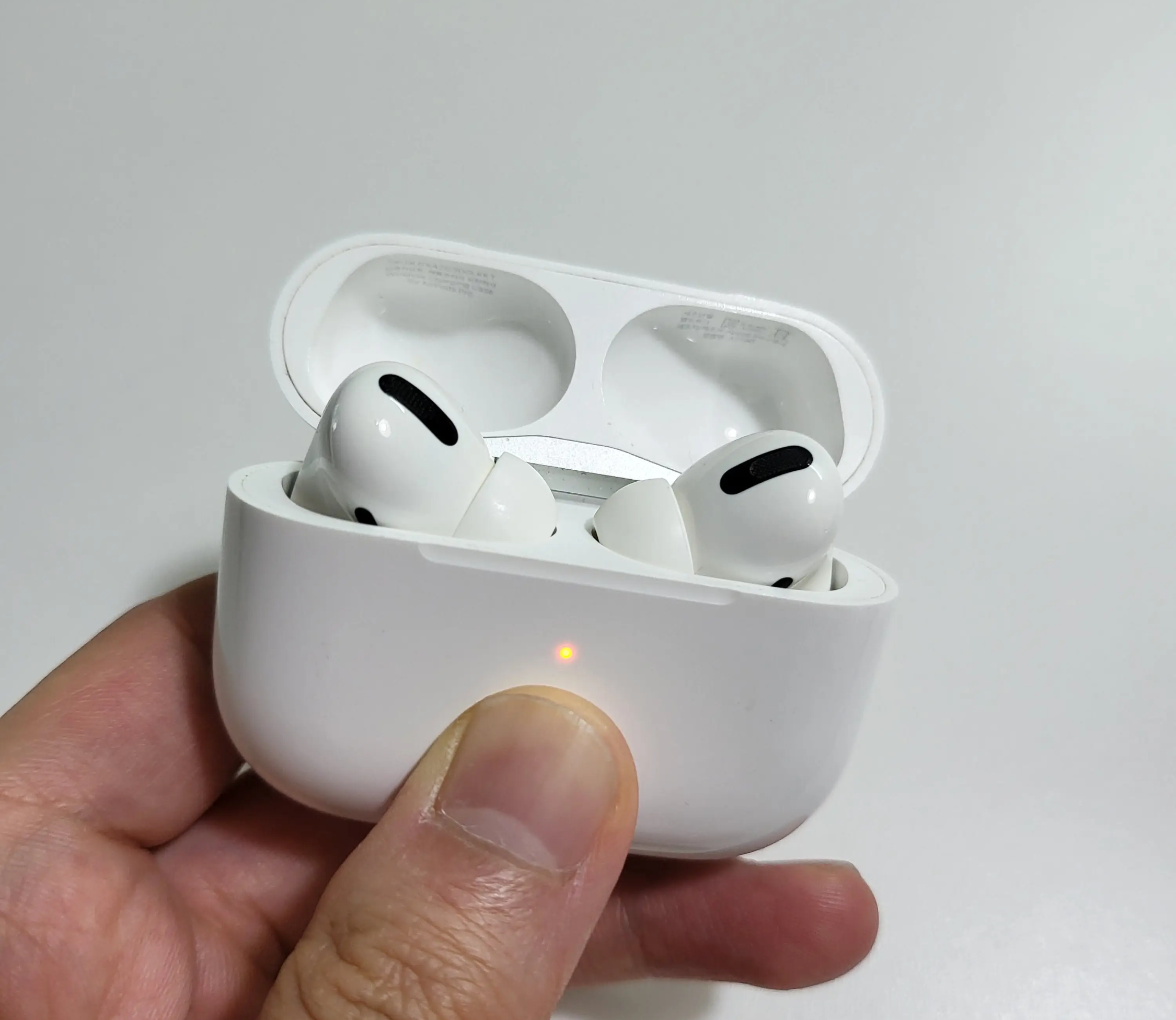 에어팟 프로 빨간색 점멸