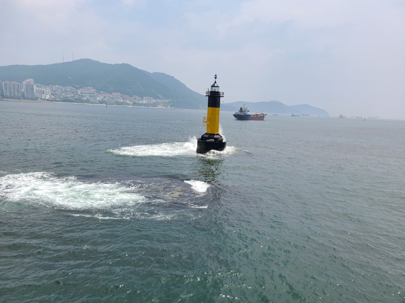 부산 송도 해상 케이블카 타러 가는 길에 바다