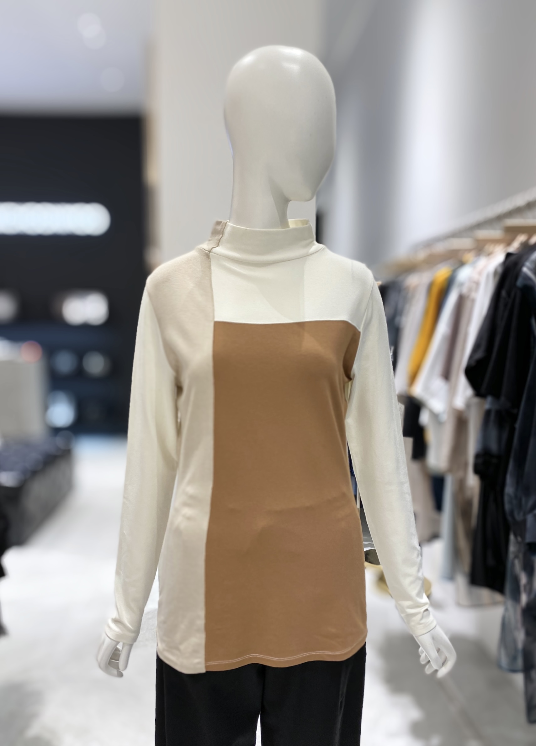 데무 반넥 컬러블럭 티셔츠 DW2010924