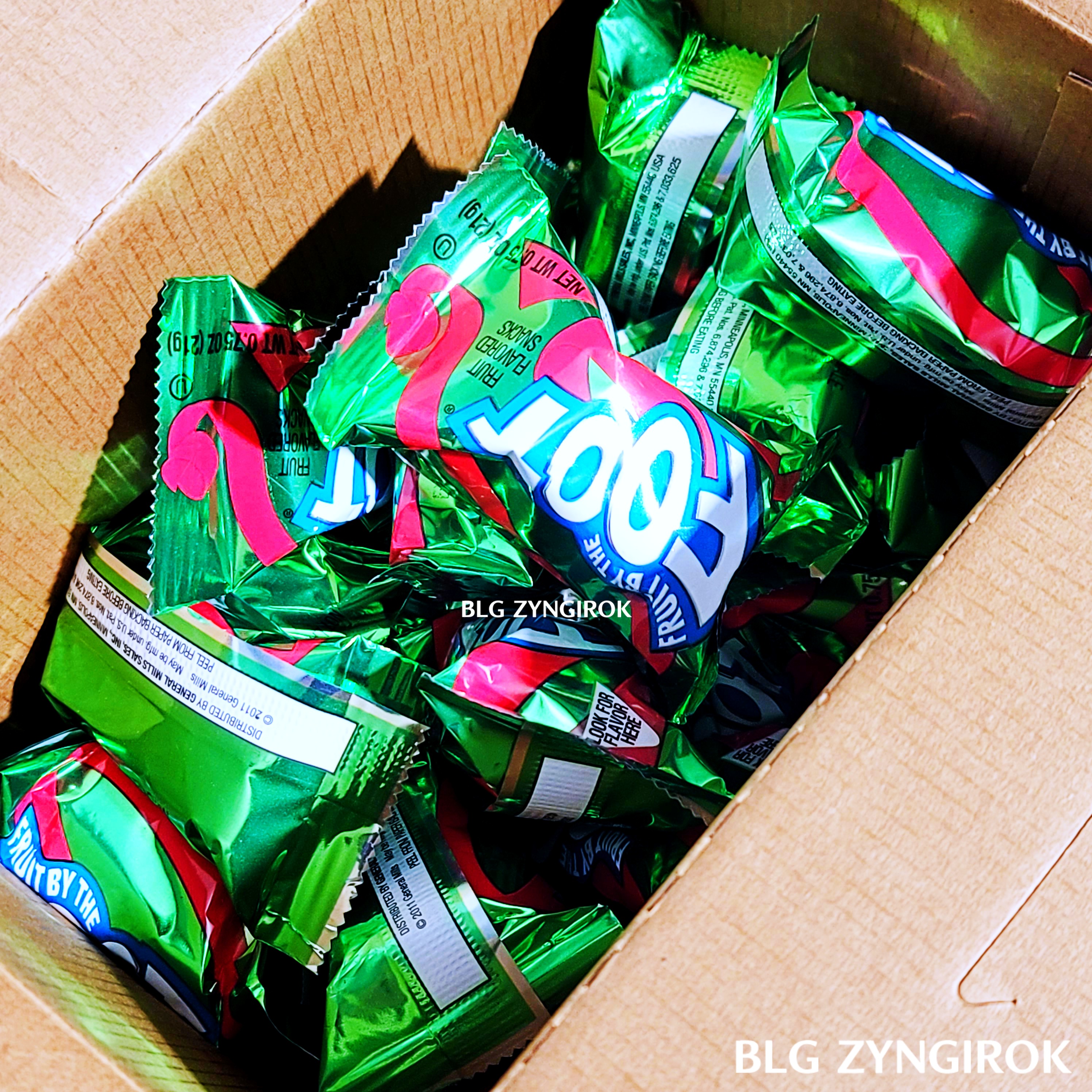 푸룻바이더풋-상자를-열면-젤리들이-개별포장되어-들어있다.