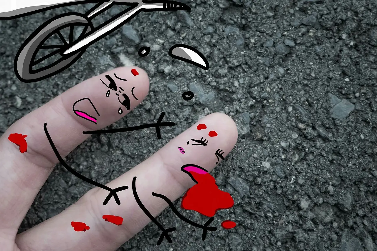 교통사고-회색 콘크리트 위 실제사진 손가락 2개에 아파하고 피흘리는 그림을 그려넣은 이미지