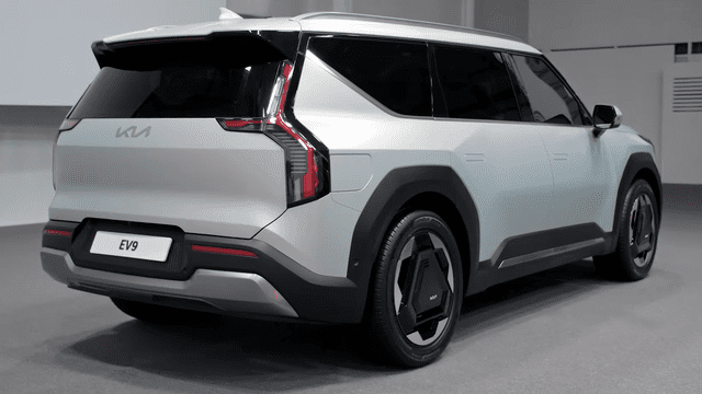 ev9 화이트 후면