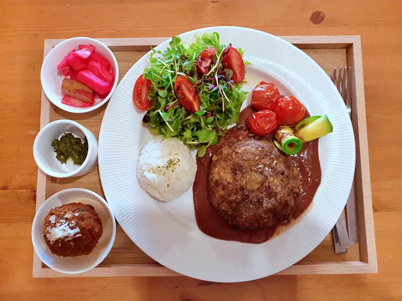 네모세모 퓨전 요리 비건 옵션 맛집 제철 식재료 애호박한우 라자냐, 취나물 아란치니, 양송이 크림 리조또 맛있는 곳