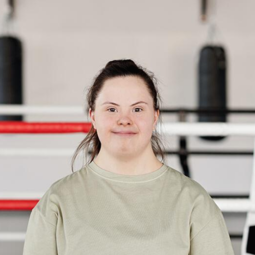 웃고 있는 다운증후군 여자