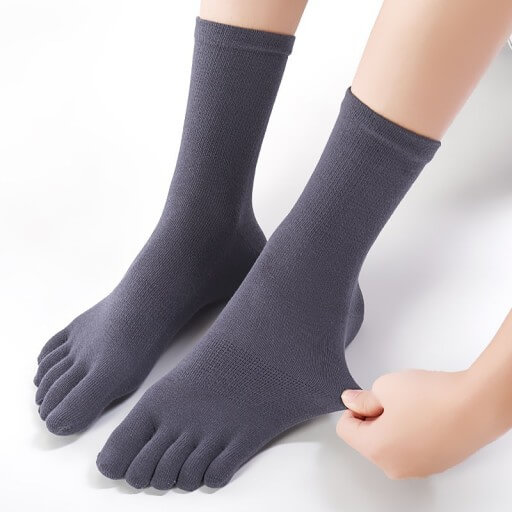 발톱무좀에 발가락 양말 권장