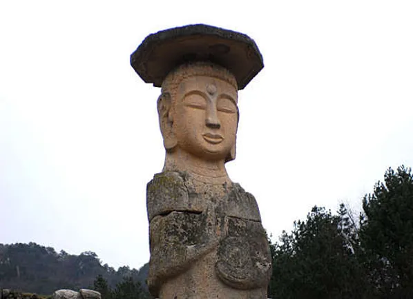 미륵리석불입상