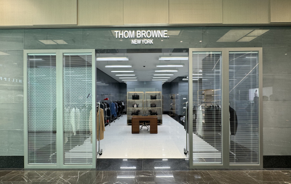 톰브라운 매장 사진