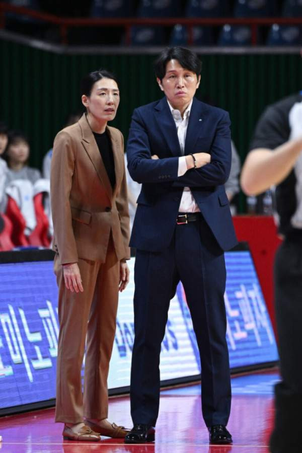 우리은행 여자농구단 전주원 감독 전격 선임