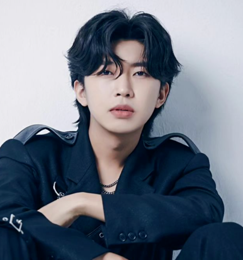 임영웅 웃는 얼굴 촬영 모습