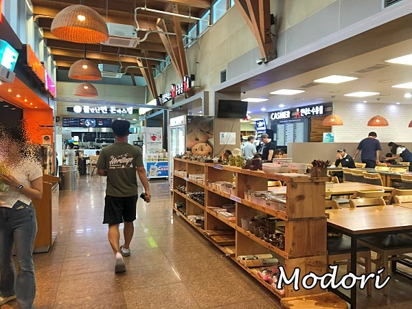 진주휴게소 부산방향 식당 내부 모습