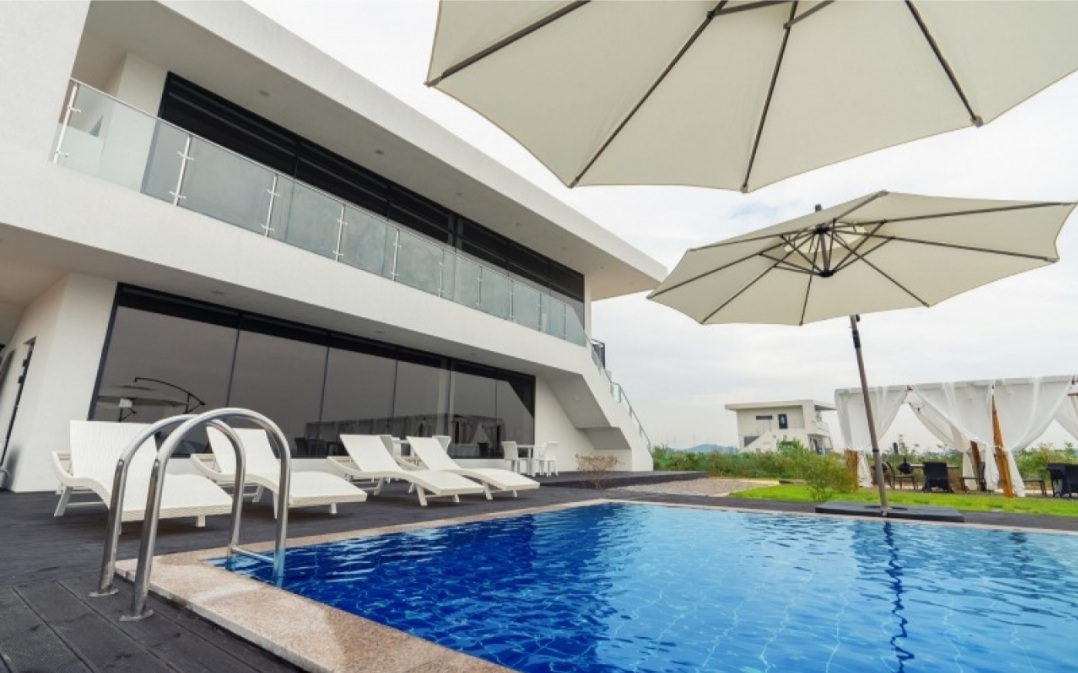 블랑펜션 수영장