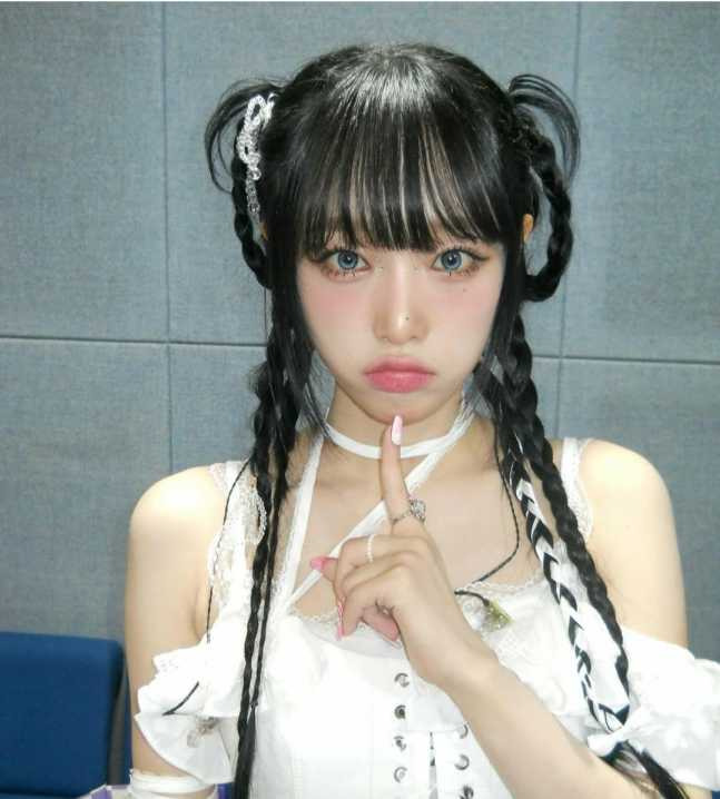 최예나 네모네모