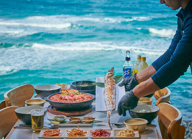 제주도 애월 맛집 현지인 추천 Best 10 제주달 애월해안도로본점 이춘옥원조고등어쌈밥 제주애월본점 제주 정직한돈 고이정 애월흑돼지 보리짚불구이 동경밥상 장인의집[본점] 갈치바다 애월 해물통라면 문개항아리 애월해안도로점 한라소곱창 애월 온기