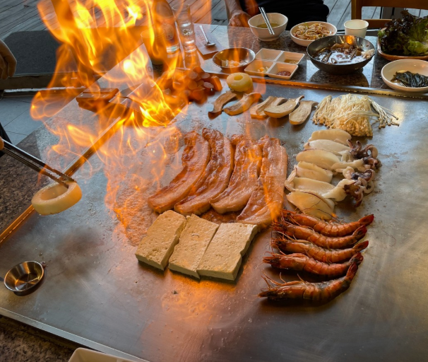 삼겹살커풀셋트 철판구이 불쇼